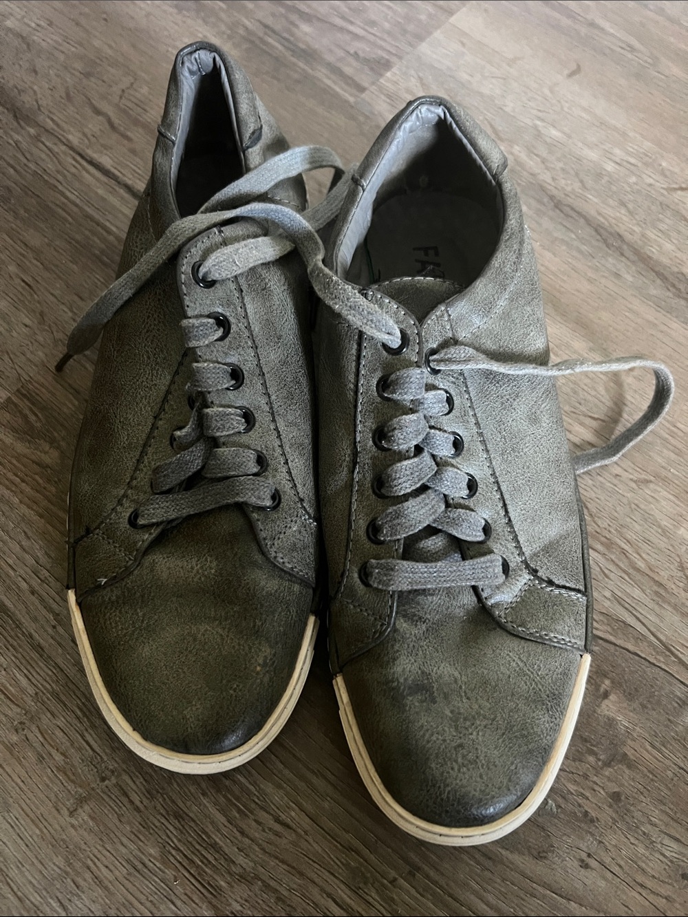Men's Lace-Up Casual Sneakers in Gray